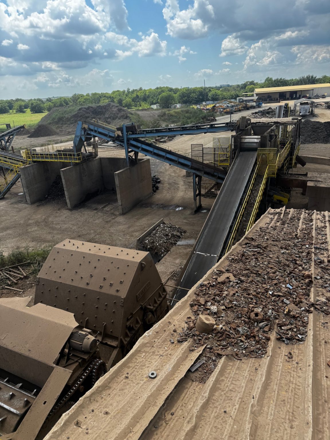 Industrial shredder and conveyor system